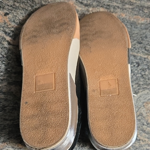 Dolce Vita Black and Tan Women's Sneakers Size 11 Used - Picture 6 of 10